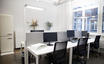 Designated desk spaces at UFER BERLIN