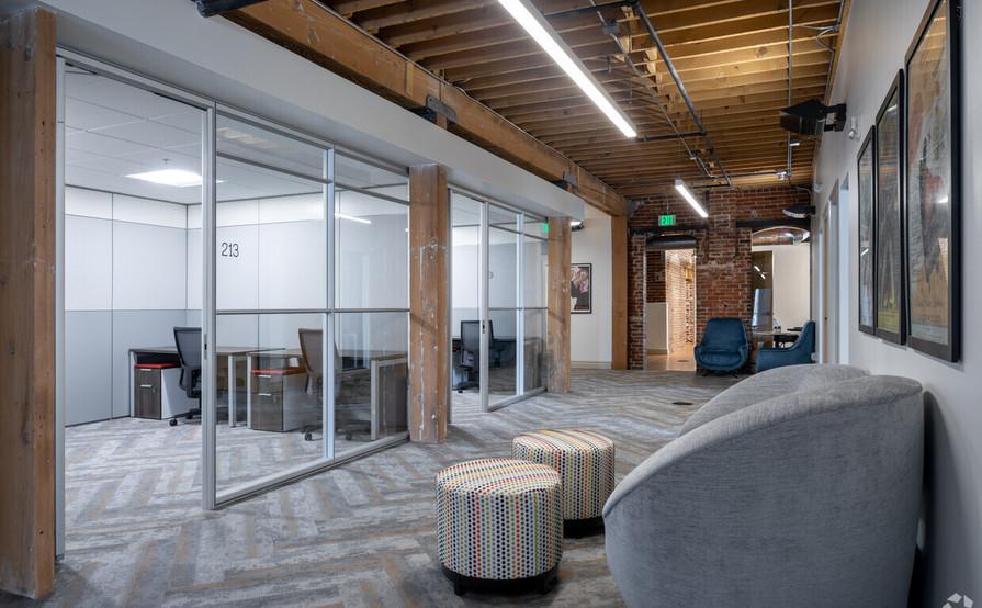 Small Meeting Space for 3 in Historic Building Small Meeting Space for 3 in Historic Building