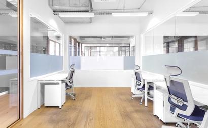 Tailor-made dream offices for 4 persons in Spaces Falls Tower Tailor-made dream offices for 4 persons in Spaces Falls Tower