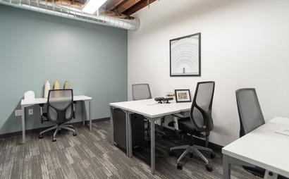 Tailor-made dream offices for 4 persons in Spaces Falls Tower