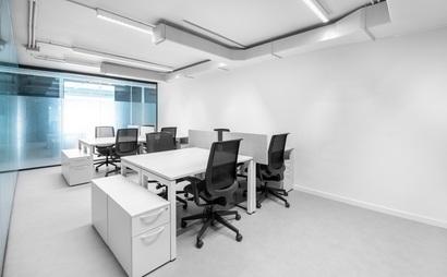 Beautifully designed open plan office space for 10 persons in Spaces Falls Tower Beautifully designed open plan office space for 10 persons in Spaces Falls Tower