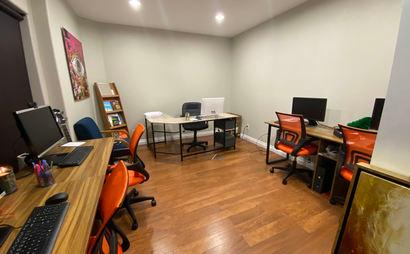 Office Space with 4 desks Office Space with 4 desks