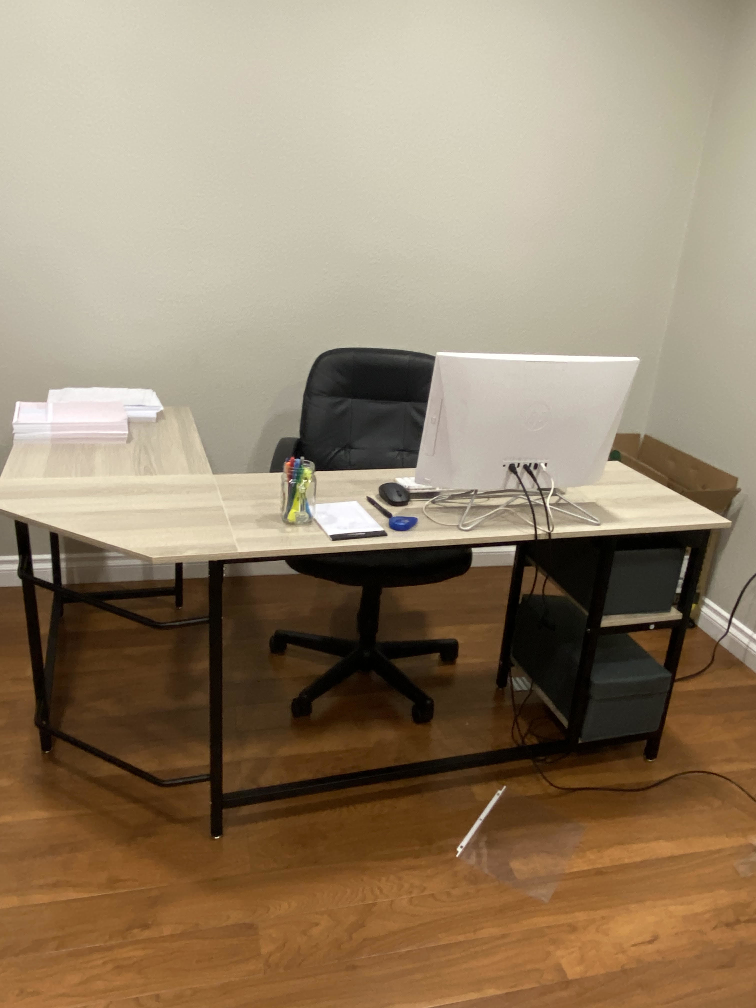 Office Space with 4 desks