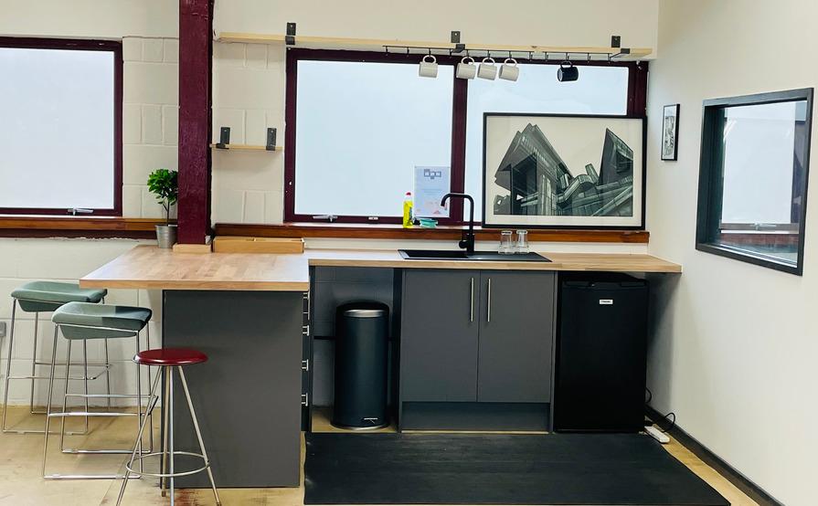 Herne Hill / Brixton - Desk / Office / Coworking space for Hire in a bright & large creative space. Herne Hill / Brixton - Desk / Office / Coworking space for Hire in a bright & large creative space.