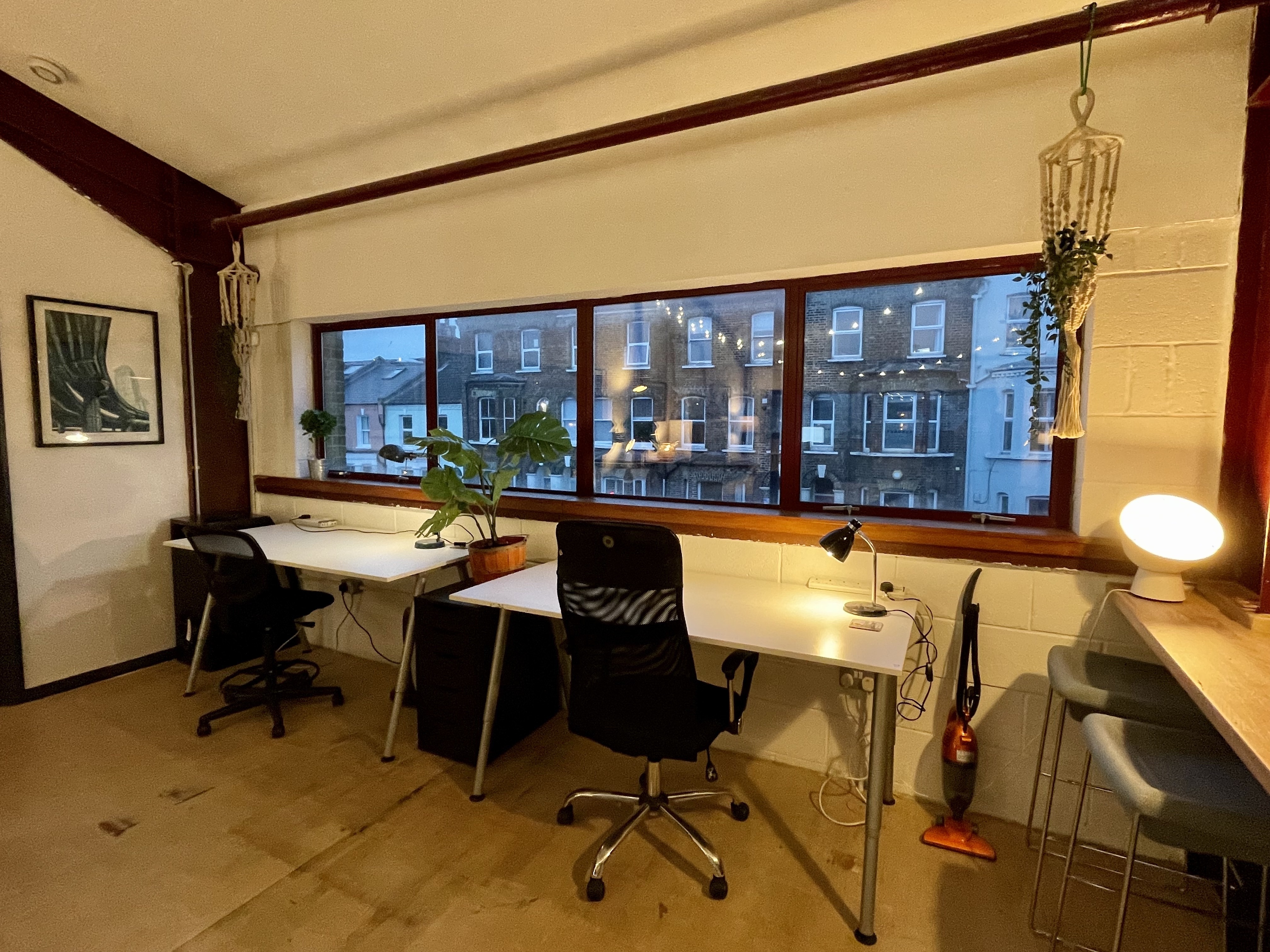 Herne Hill / Brixton - Desk / Office / Coworking space for Hire in a bright & large creative space. Herne Hill / Brixton - Desk / Office / Coworking space for Hire in a bright & large creative space.