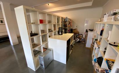 Desk available in Modern spacious office space (70sqm) Desk available in Modern spacious office space (70sqm)