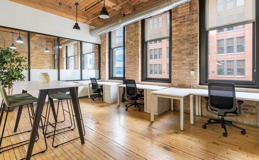 Beautifully designed office space for 1 person in Spaces West Ohio Street