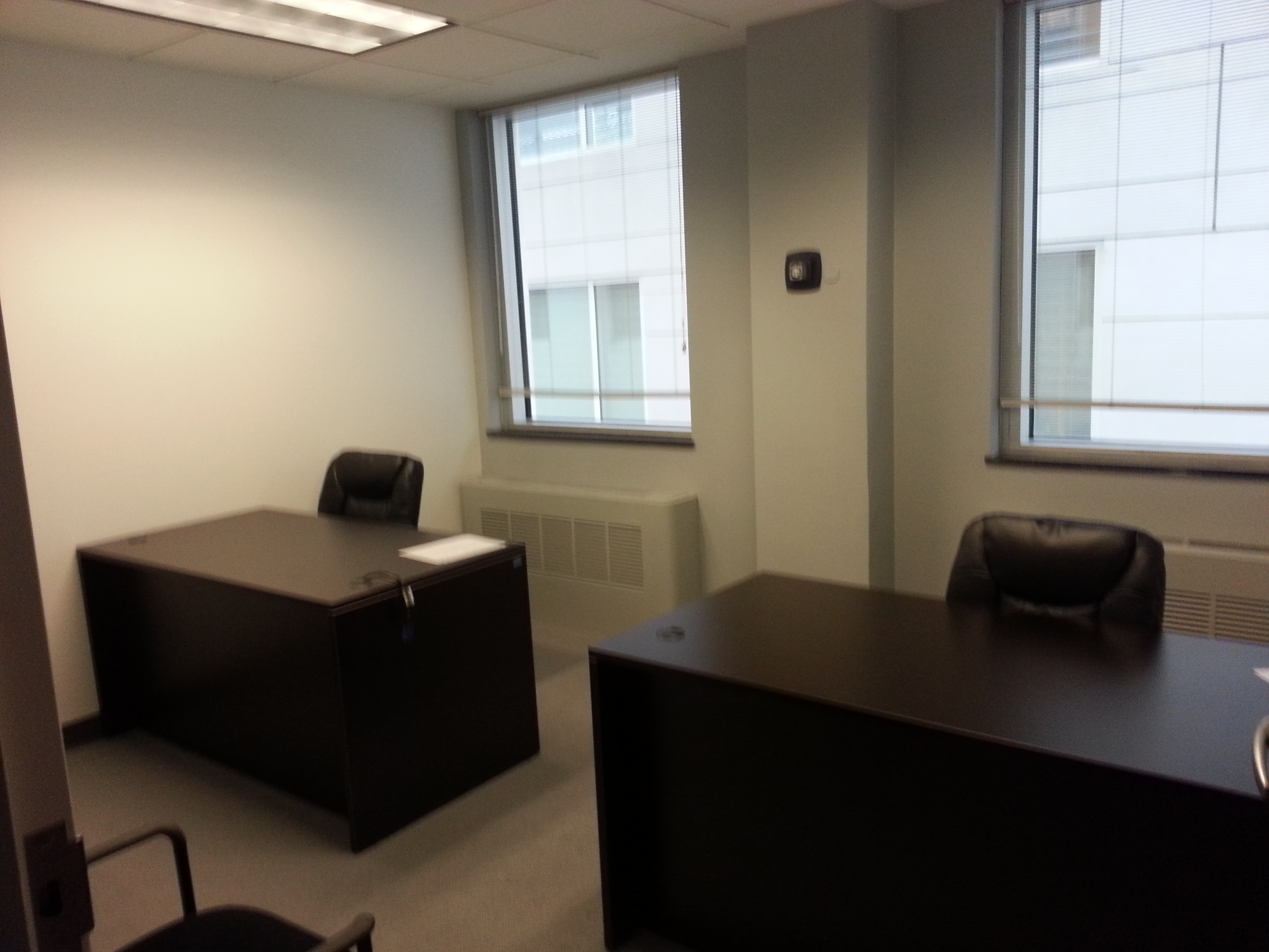 Small Size Offices with 1desks