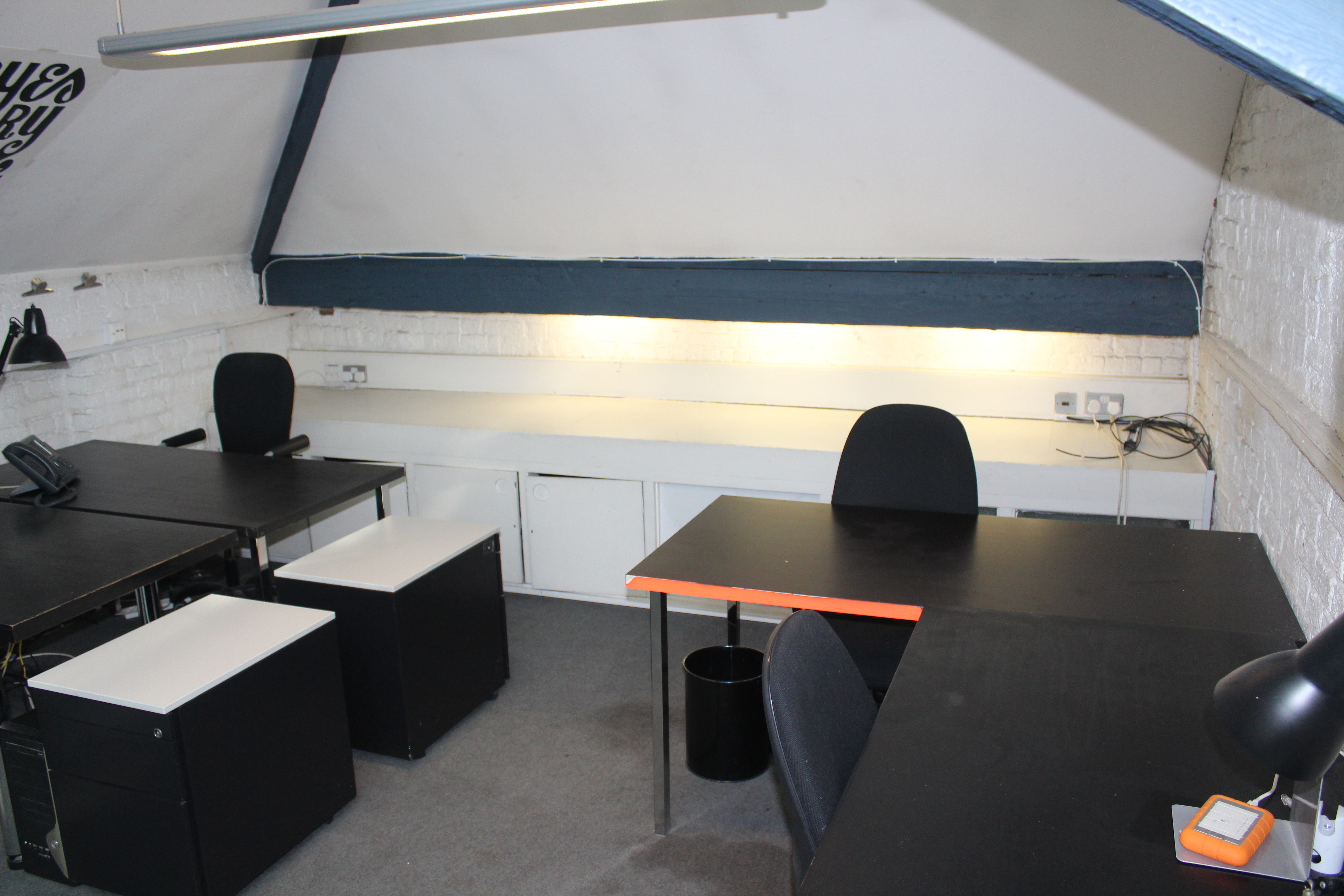 SHOREDITCH / SPITALFIELDS / BRICK LANE  CO-WORKING DESK SPACES IN DESIGN STUDIO - friendly creative environment sharing with architects/designers - suit new business start ups.