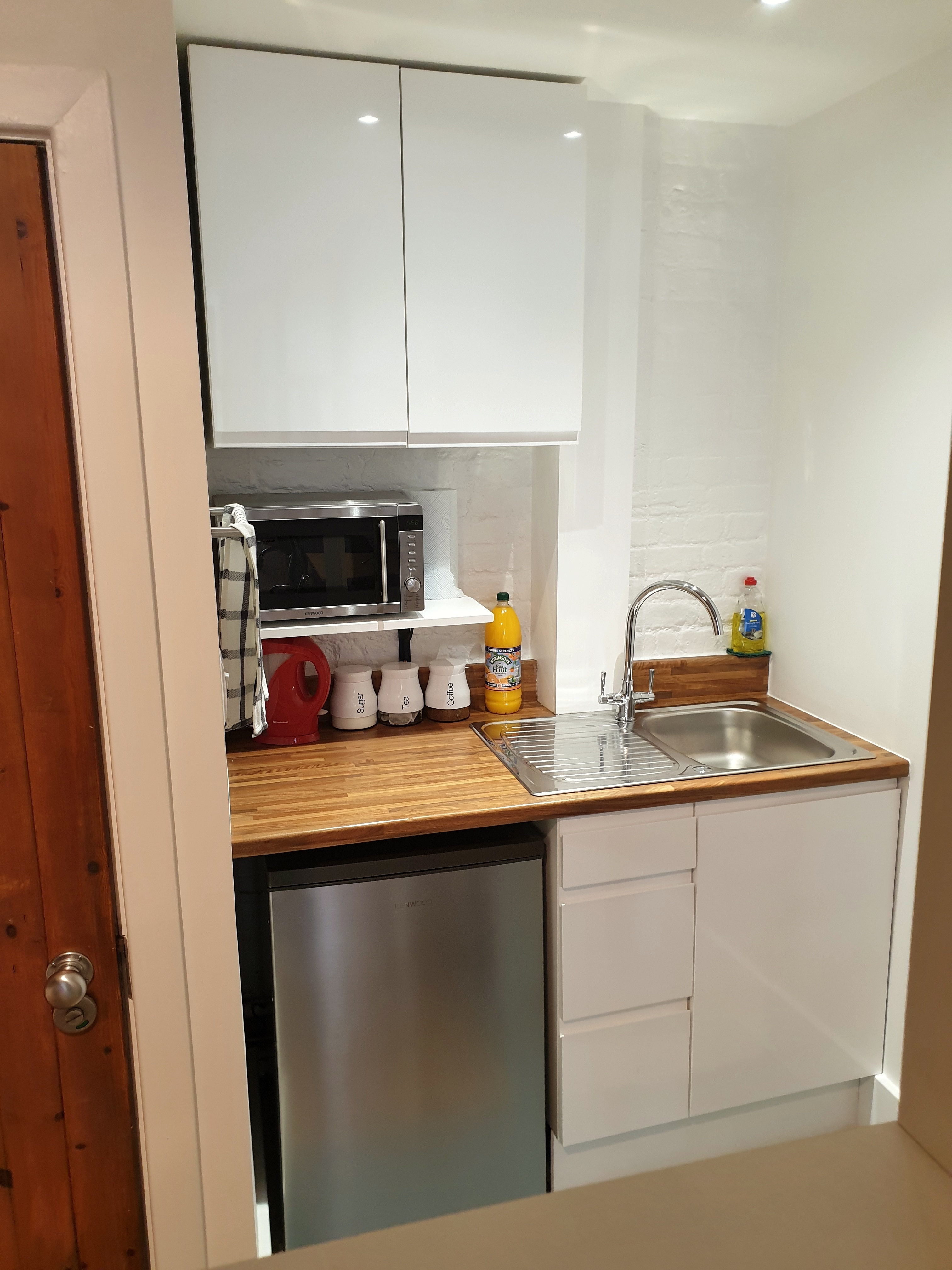 Fixed Desks to Rent. Characterful Office near London Bridge & Bermondsey. Fixed Desks to Rent. Characterful Office near London Bridge & Bermondsey.