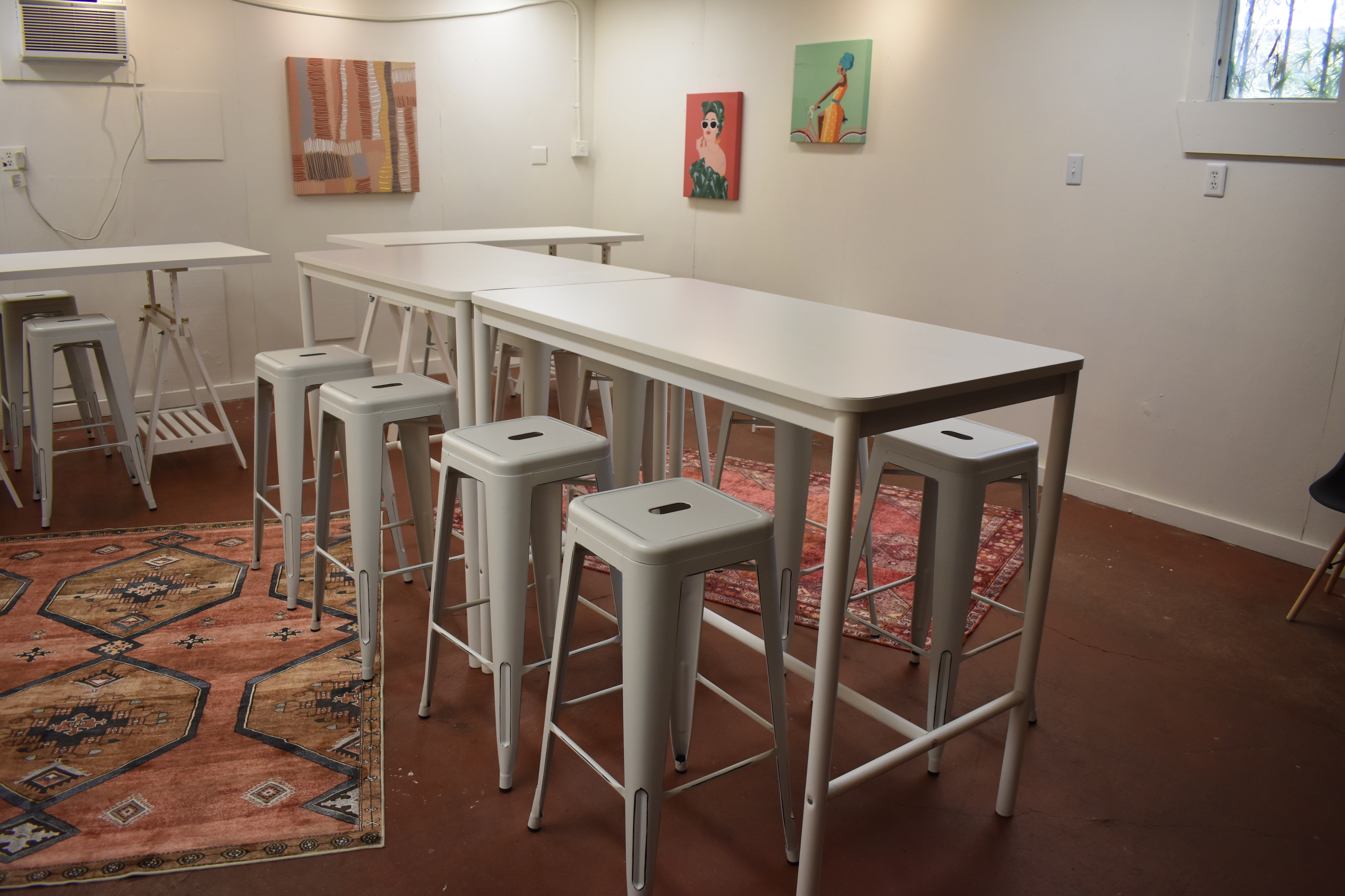 Central Meeting Space - Perfect For Your Next Mid-Size Party Or Gathering