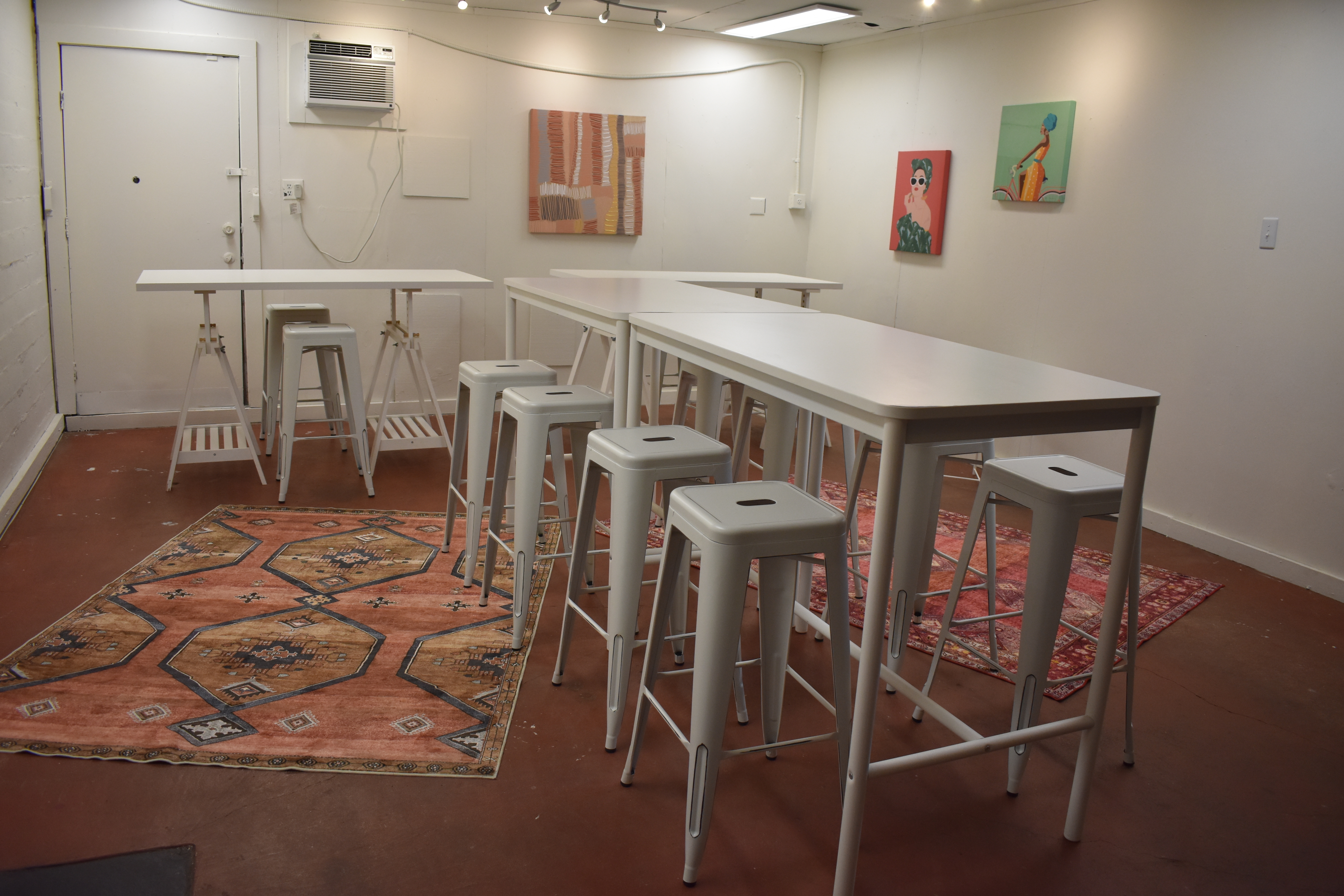 Central Meeting Space - Perfect For Your Next Mid-Size Party Or Gathering