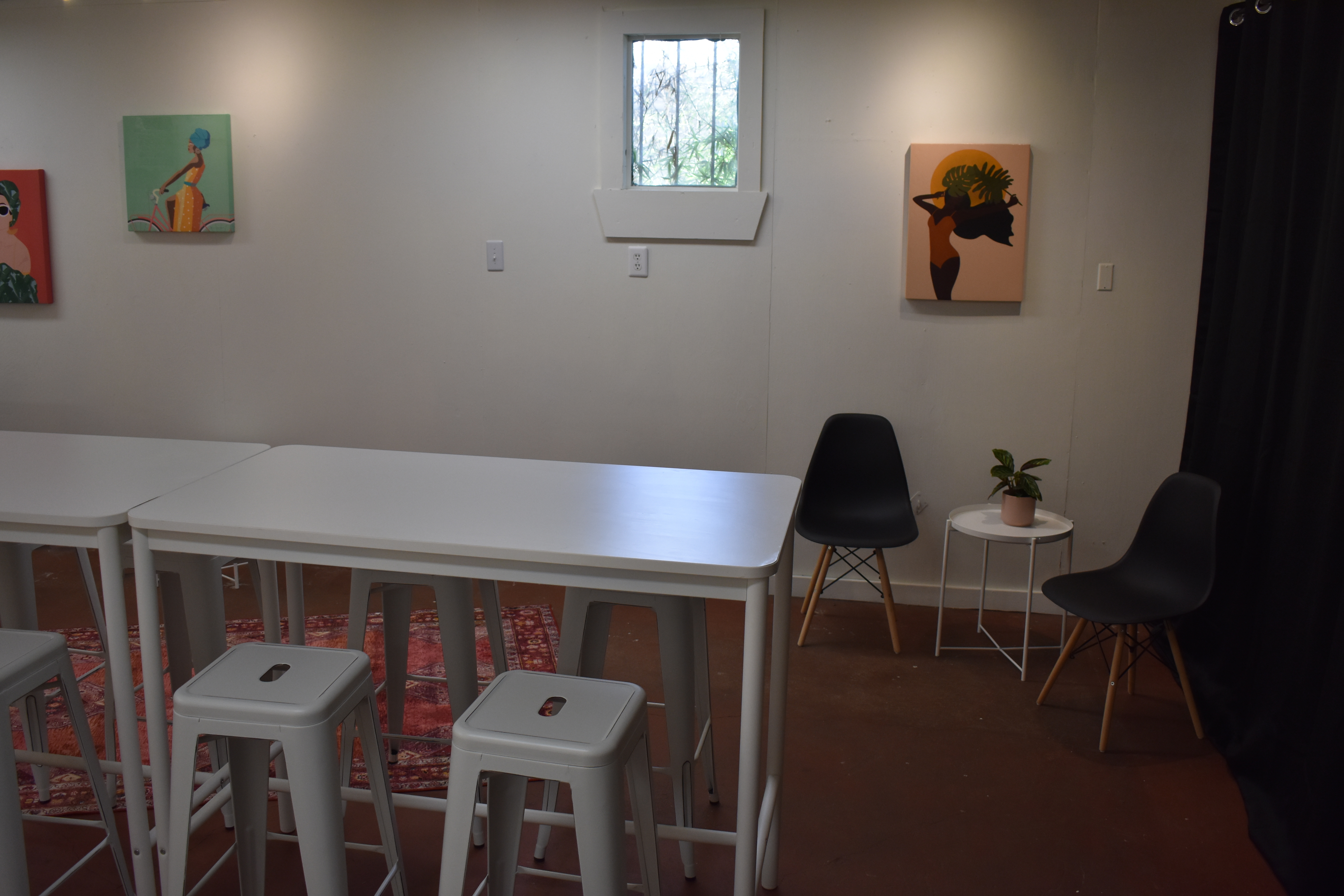 Central Meeting Space - Perfect For Your Next Mid-Size Party Or Gathering