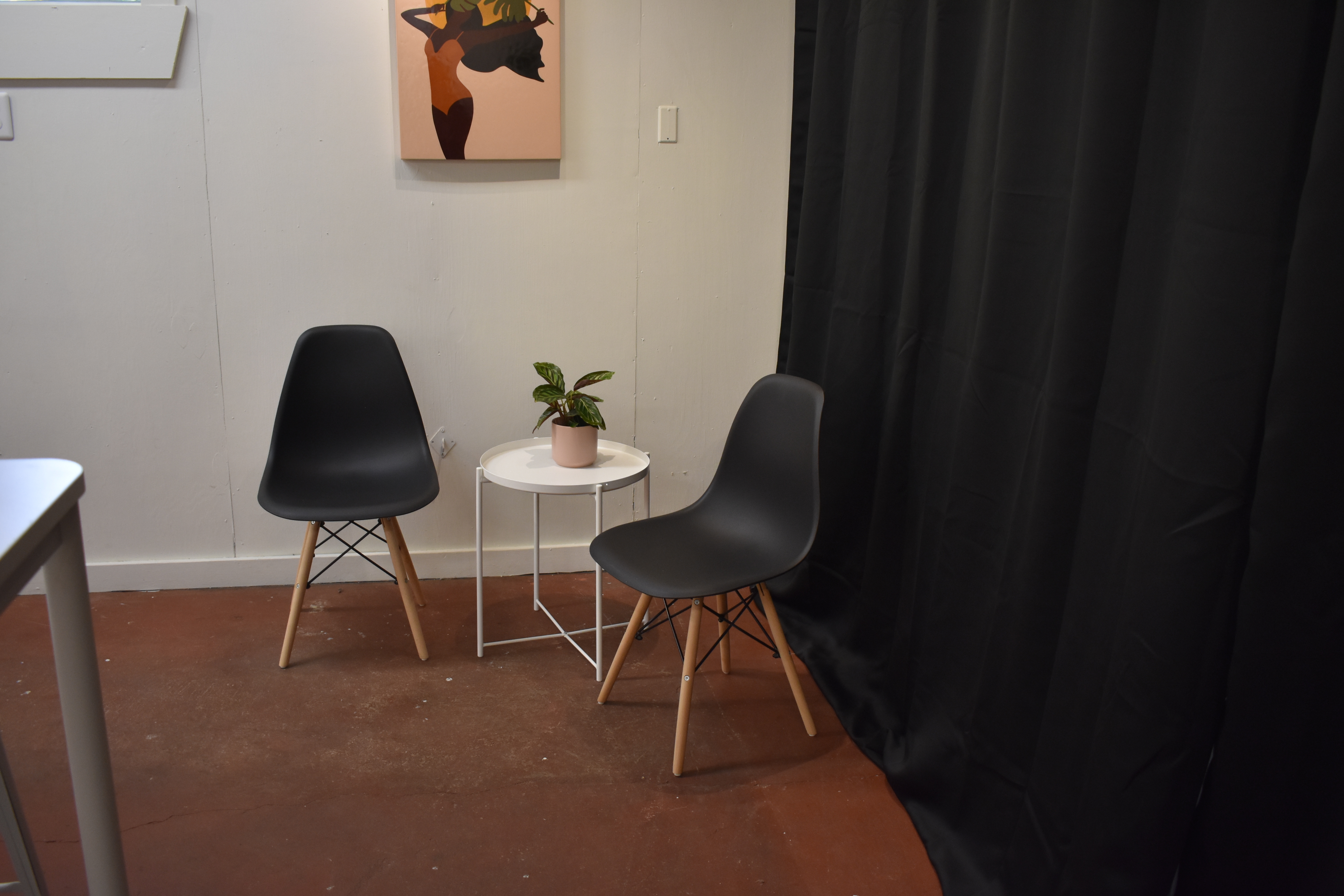 Central Meeting Space - Perfect For Your Next Mid-Size Party Or Gathering