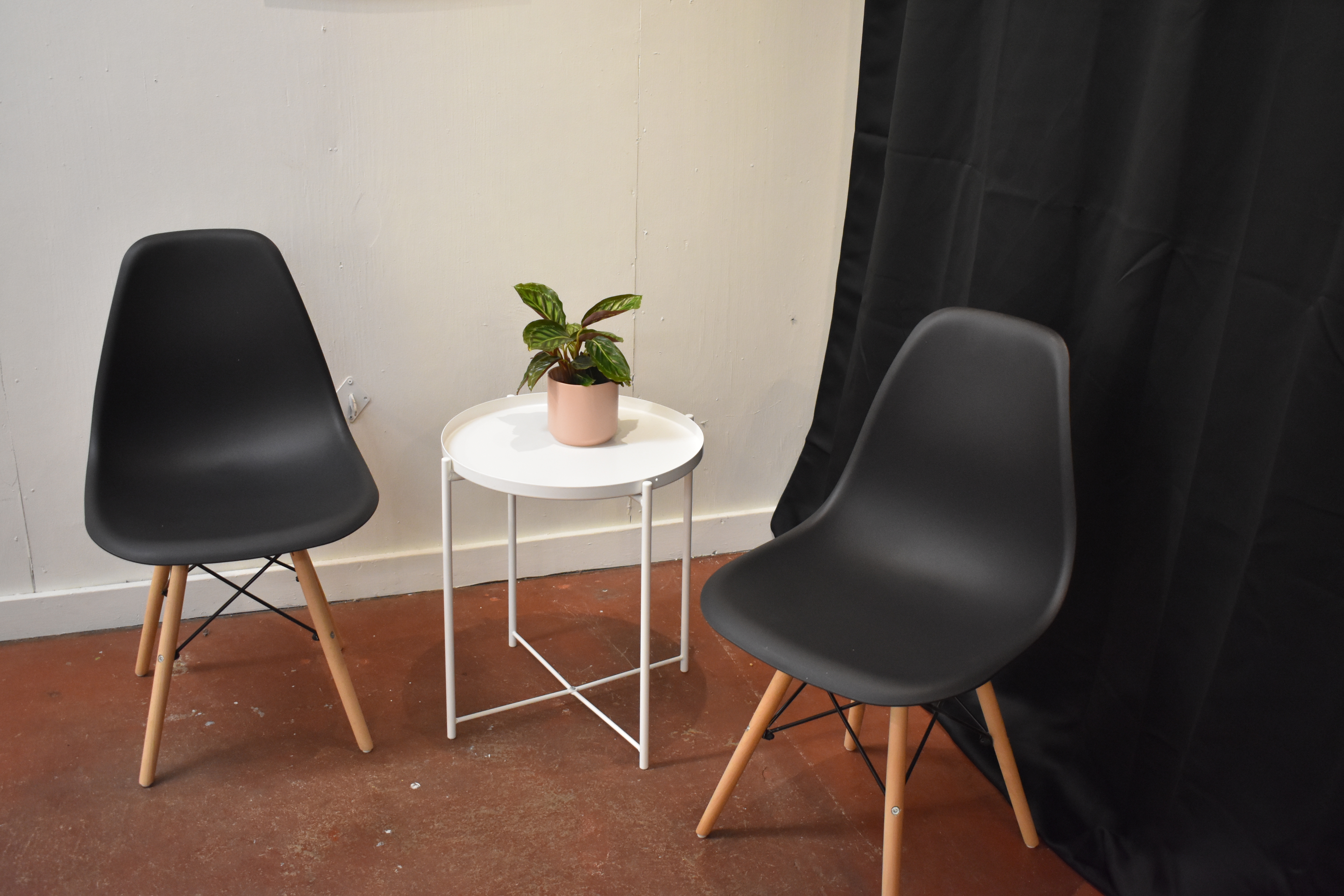 Central Meeting Space - Perfect For Your Next Mid-Size Party Or Gathering