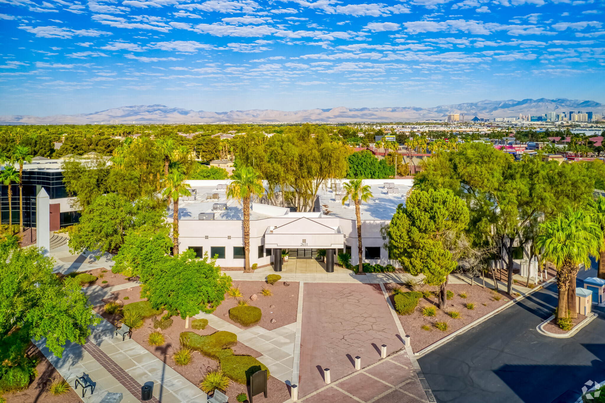 Status-Shared Desk Space