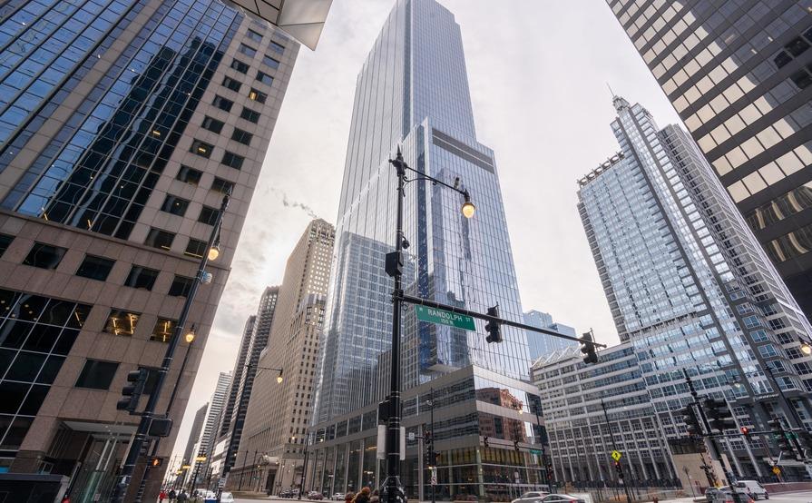 Unlimited coworking access in 110 North Wacker Drive