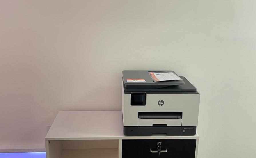 Desk for rent Desk for rent