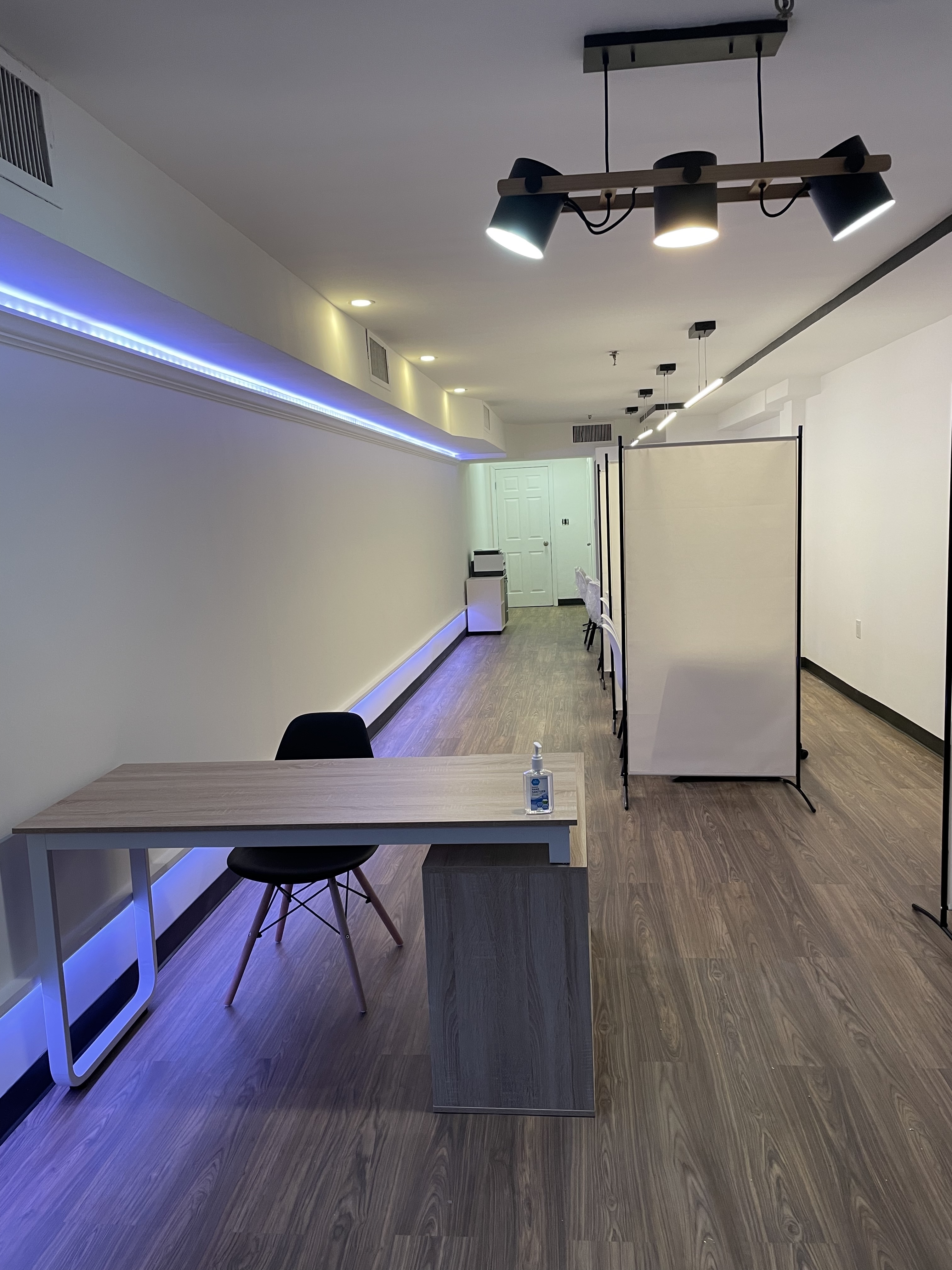 Desk for rent Desk for rent