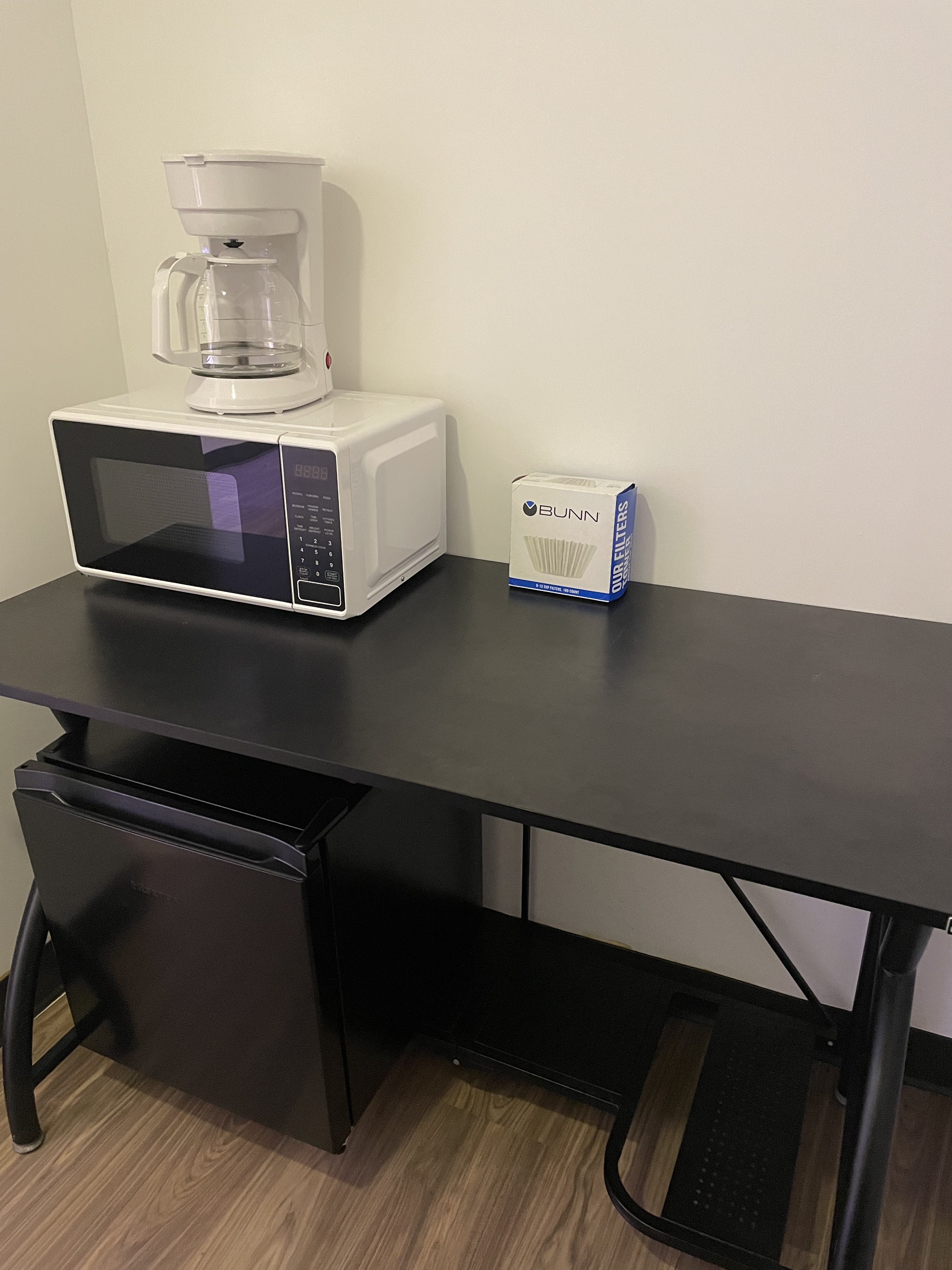 Desk for rent Desk for rent