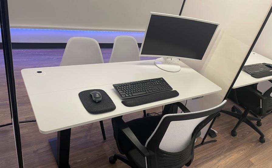 Desk for rent Desk for rent