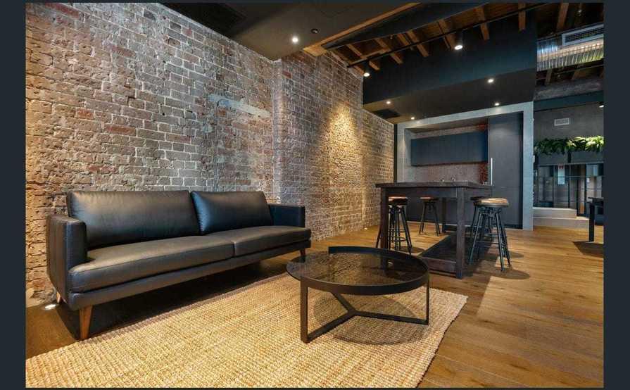 8-12 desks in Darlinghurst 8-12 desks in Darlinghurst