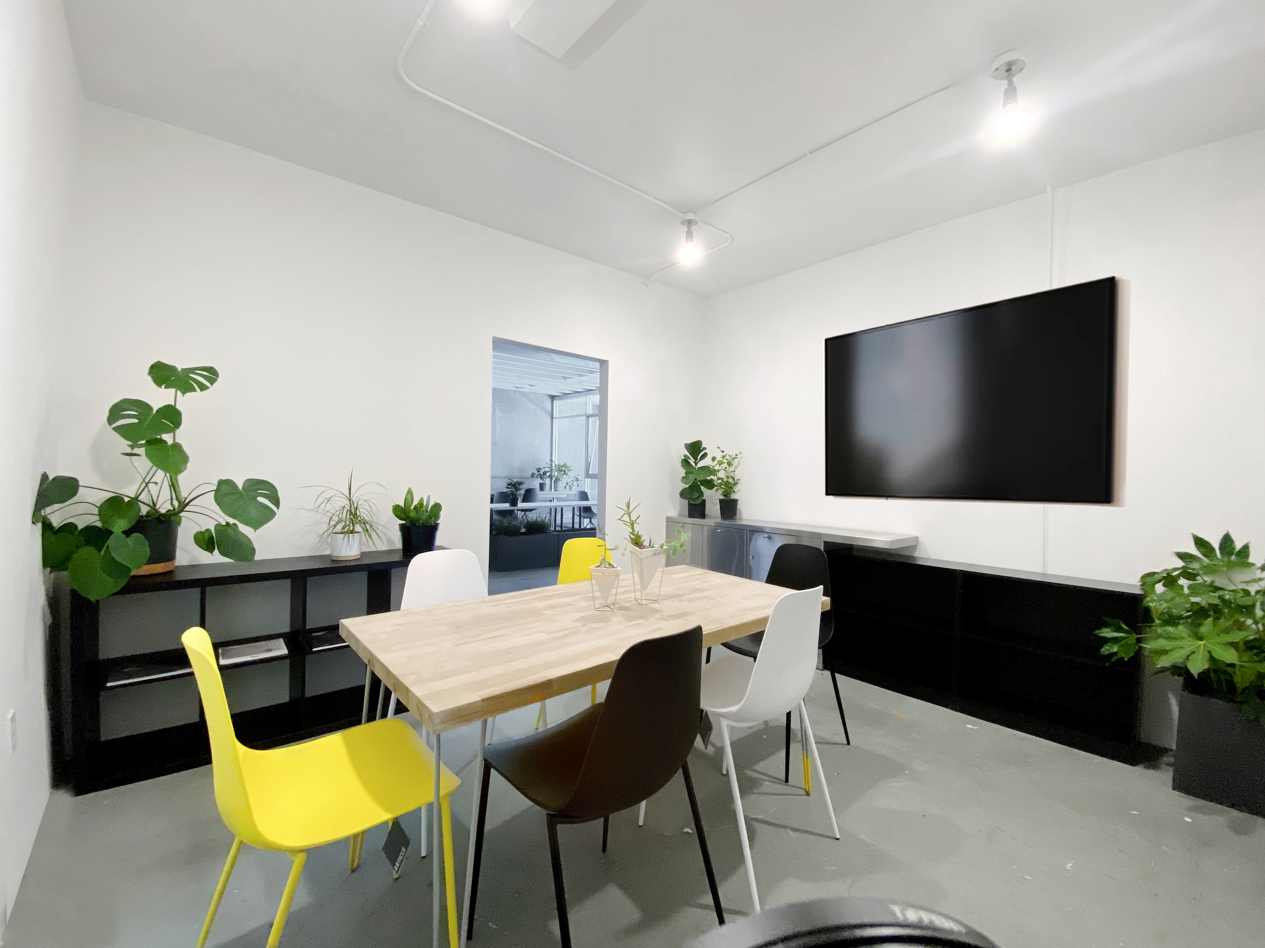 Furnished Creative Office - Individuals or Small Teams Furnished Creative Office - Individuals or Small Teams