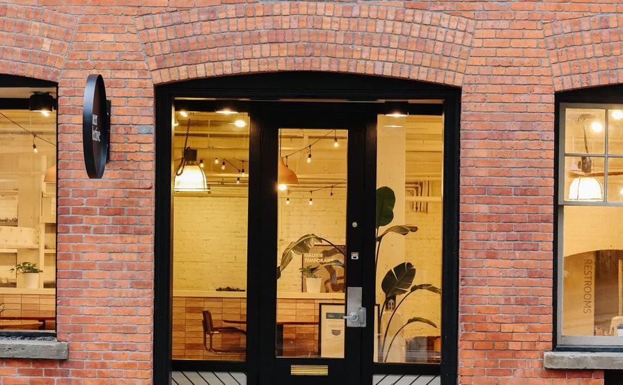 Communal Desk Coworking at The Pioneer Collective Communal Desk Coworking at The Pioneer Collective