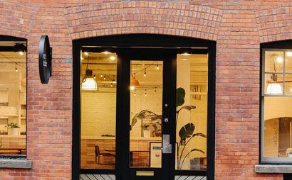 Communal Desk Coworking at The Pioneer Collective Communal Desk Coworking at The Pioneer Collective