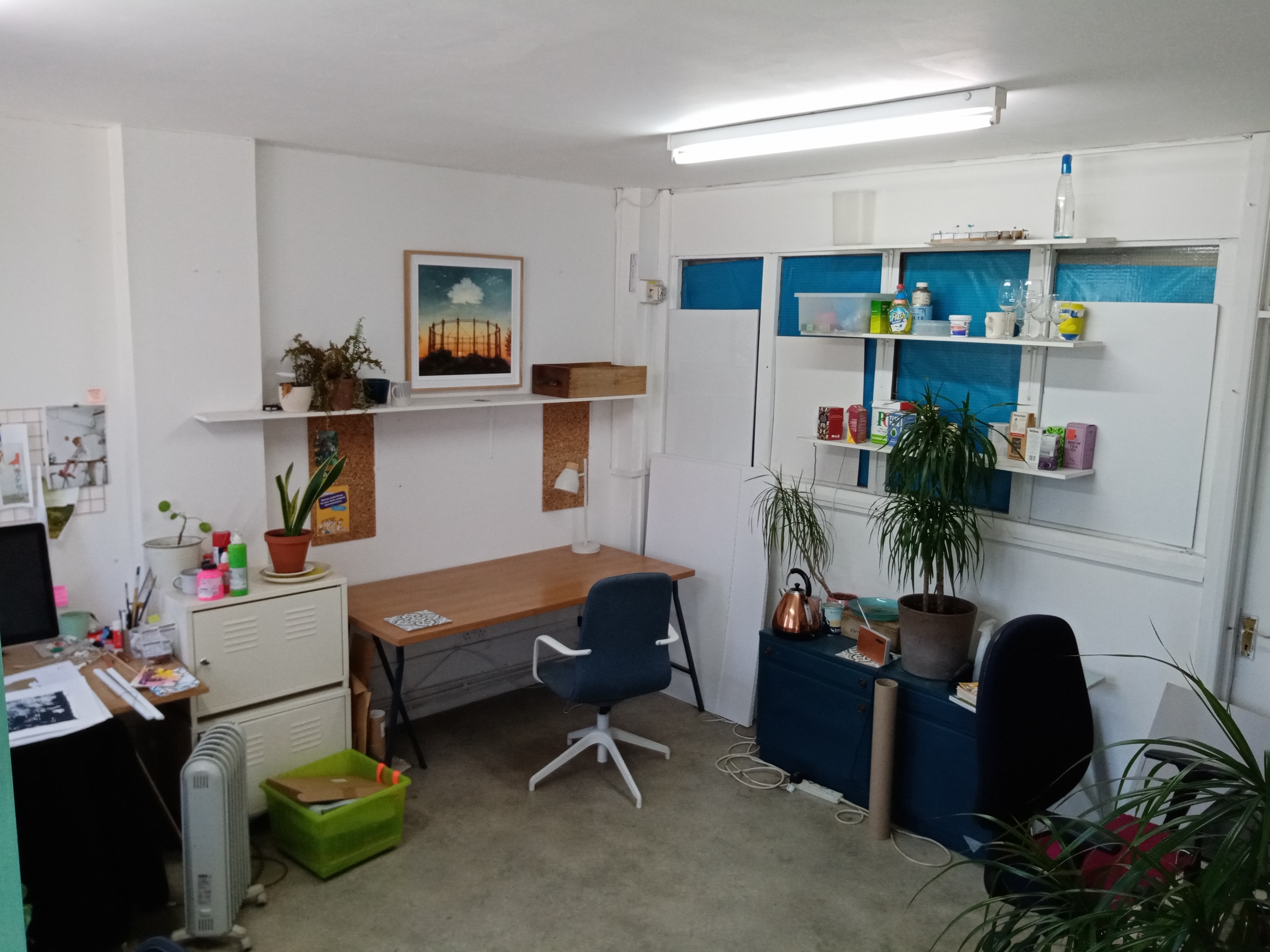 Desk Space to Rent in Shared Creative Studio Desk Space to Rent in Shared Creative Studio