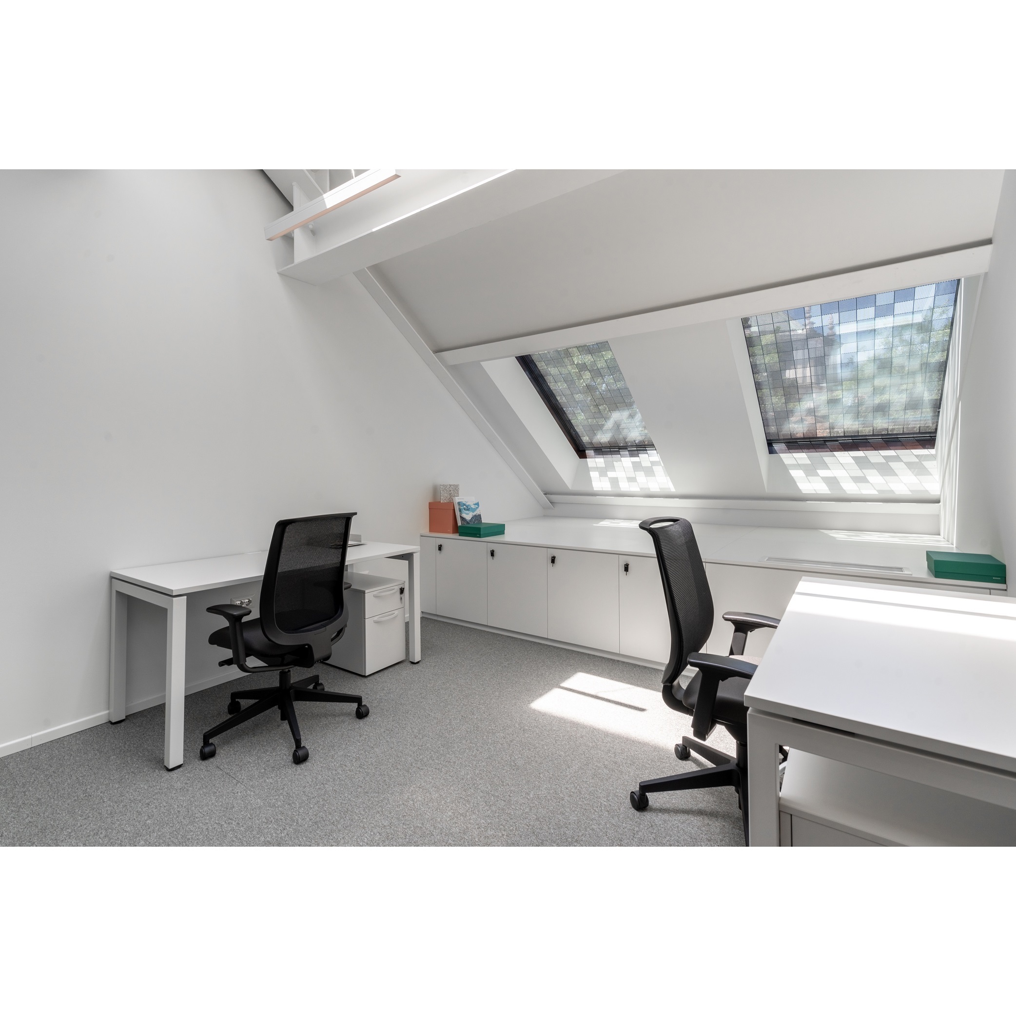 Tailor-made dream offices for 3 persons in Costa Mesa - 3420 Bristol Street Tailor-made dream offices for 3 persons in Costa Mesa - 3420 Bristol Street