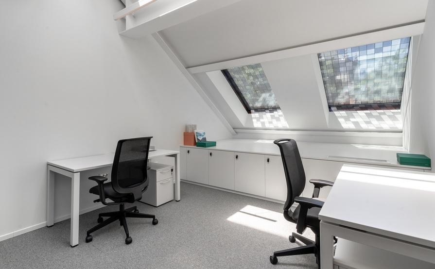 Tailor-made dream offices for 3 persons in Costa Mesa - 3420 Bristol Street Tailor-made dream offices for 3 persons in Costa Mesa - 3420 Bristol Street