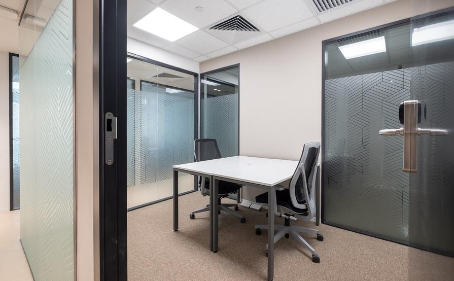 Tailor-made dream offices for 3 persons in Costa Mesa - 3420 Bristol Street Tailor-made dream offices for 3 persons in Costa Mesa - 3420 Bristol Street