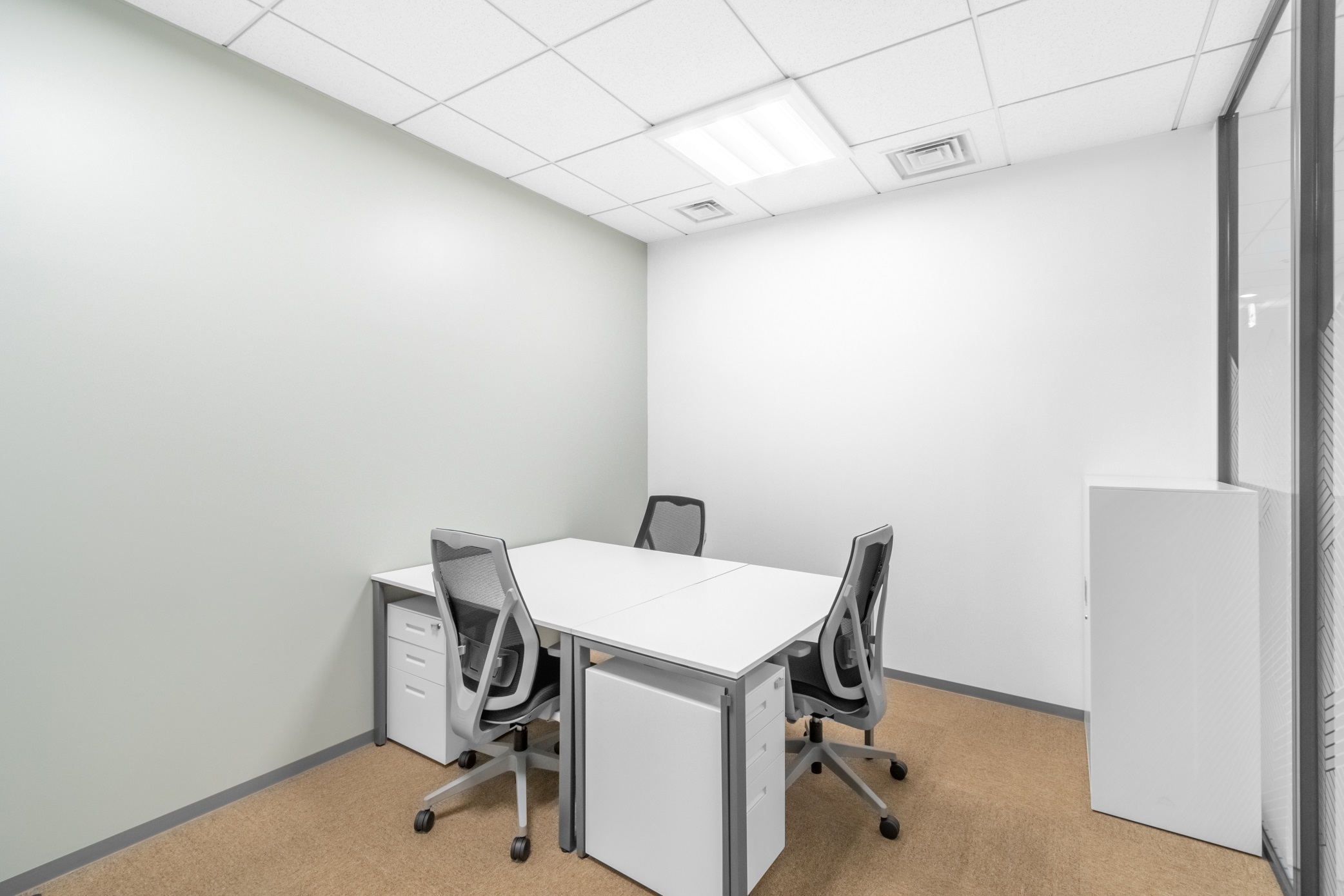 Beautifully designed office space for 4 persons in Costa Mesa - 3420 Bristol Street Beautifully designed office space for 4 persons in Costa Mesa - 3420 Bristol Street