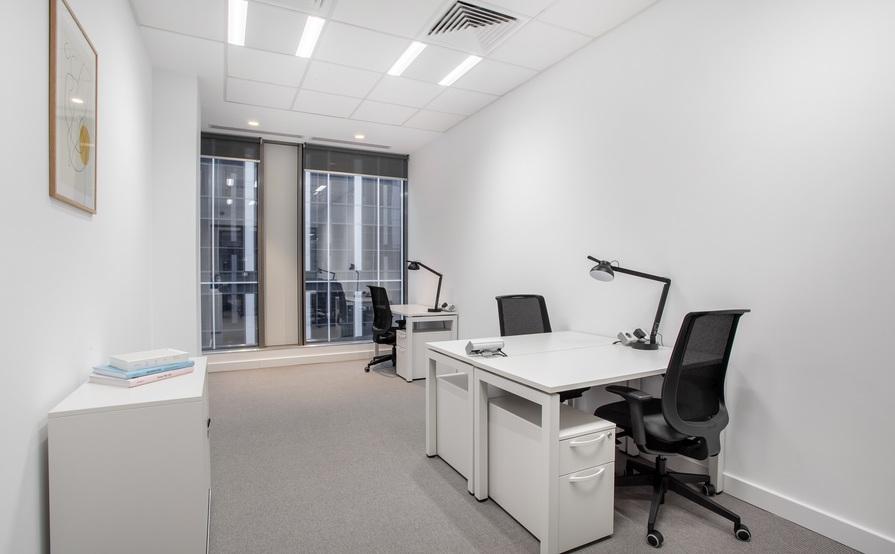 Tailor-made dream offices for 5 persons in Costa Mesa - 3420 Bristol Street Tailor-made dream offices for 5 persons in Costa Mesa - 3420 Bristol Street