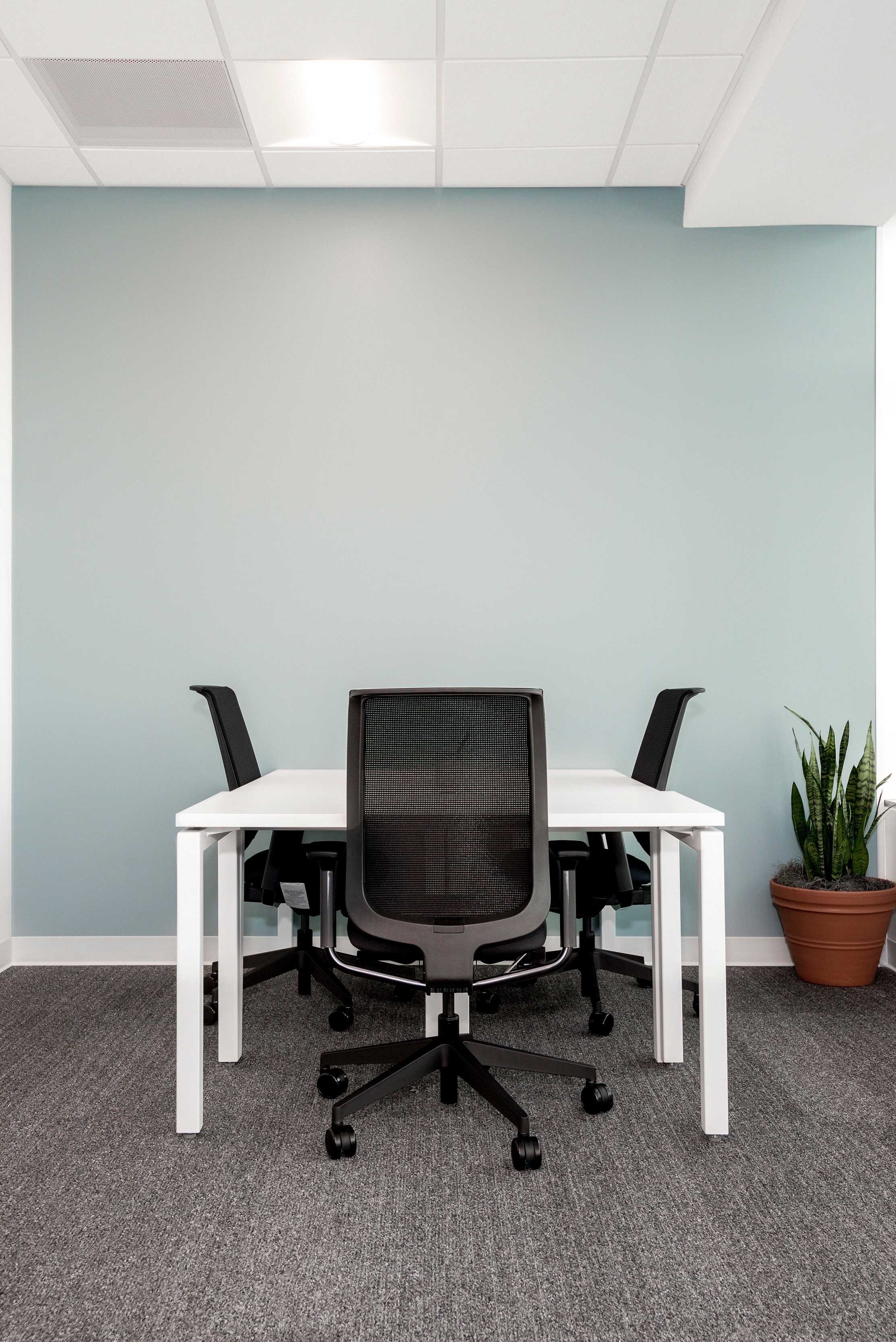 Tailor-made dream offices for 5 persons in Costa Mesa - 3420 Bristol Street Tailor-made dream offices for 5 persons in Costa Mesa - 3420 Bristol Street