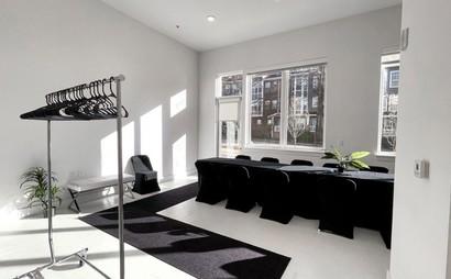 Diamond + Spikes Contemporary Studio Diamond + Spikes Contemporary Studio