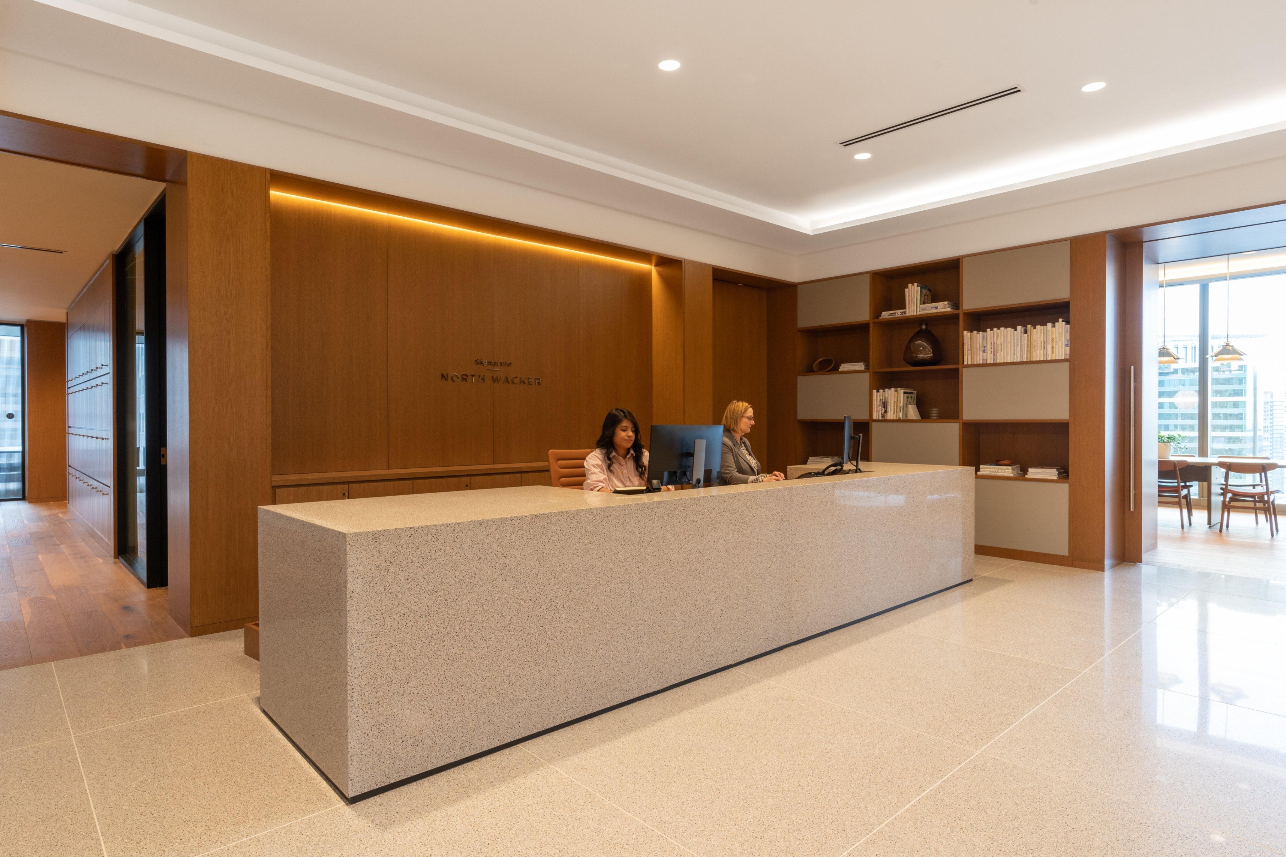 Find office space in NorthWacker for 5 persons with everything taken care of Find office space in NorthWacker for 5 persons with everything taken care of