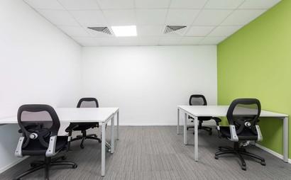 Find office space in NorthWacker for 5 persons with everything taken care of