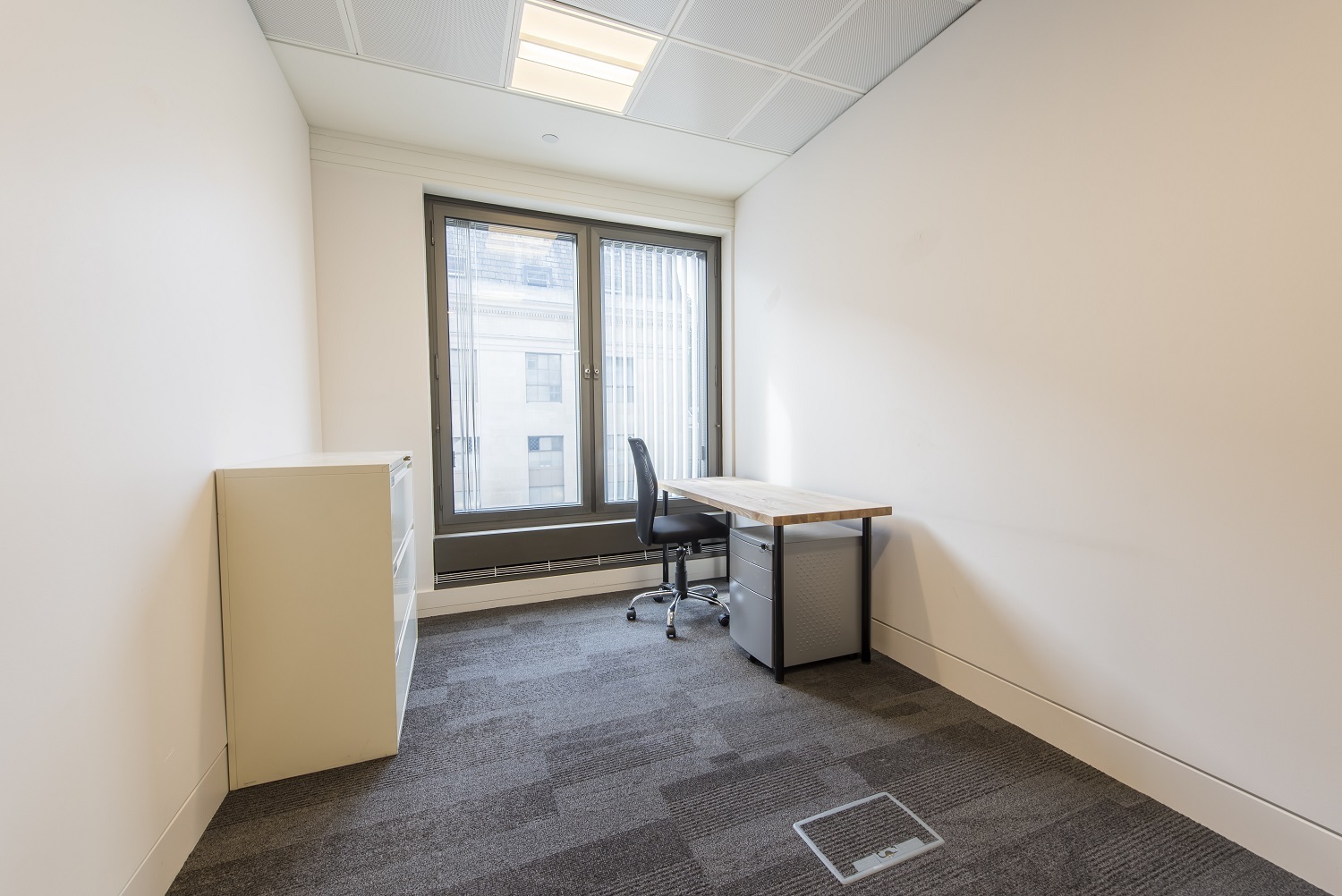 BERKELEY SQUARE - Private Office / Desk Space To Rent, Mayfair W1 - From GBP372 per desk per month BERKELEY SQUARE - Private Office / Desk Space To Rent, Mayfair W1 - From GBP372 per desk per month