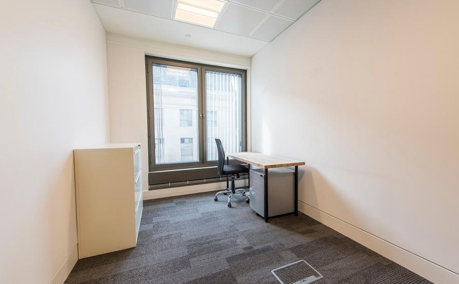 BERKELEY SQUARE - Private Office / Desk Space To Rent, Mayfair W1 - From GBP372 per desk per month