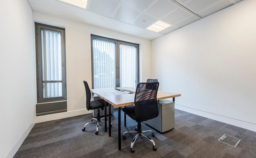 BERKELEY SQUARE - Private Office / Desk Space To Rent, Mayfair W1 - From GBP372 per desk per month