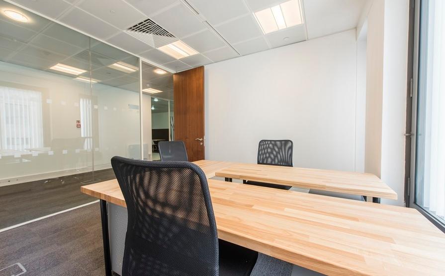 BERKELEY SQUARE - Private Office / Desk Space To Rent, Mayfair W1 - From GBP372 per desk per month