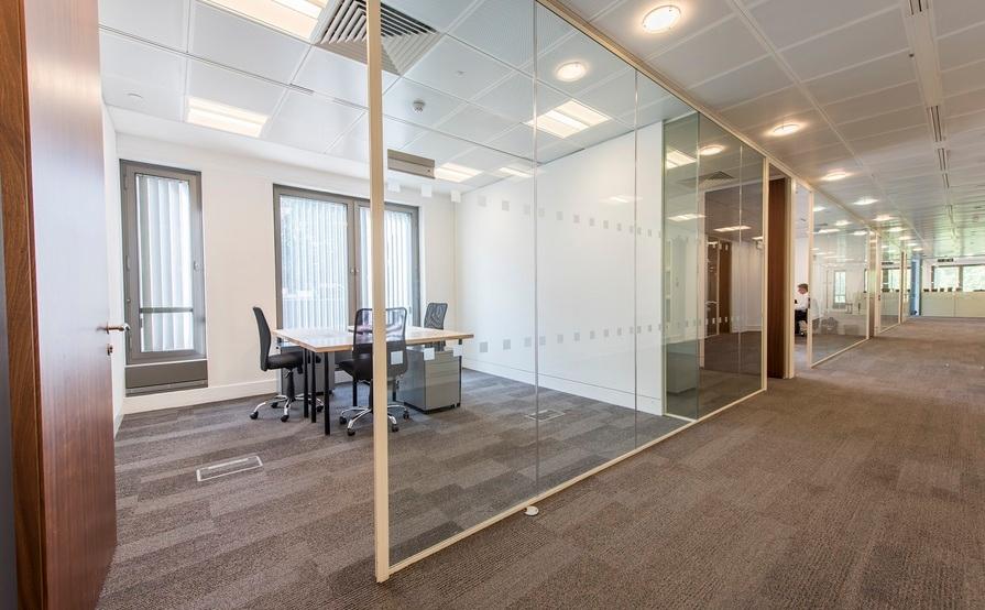 BERKELEY SQUARE - Private Office / Desk Space To Rent, Mayfair W1 - From GBP372 per desk per month