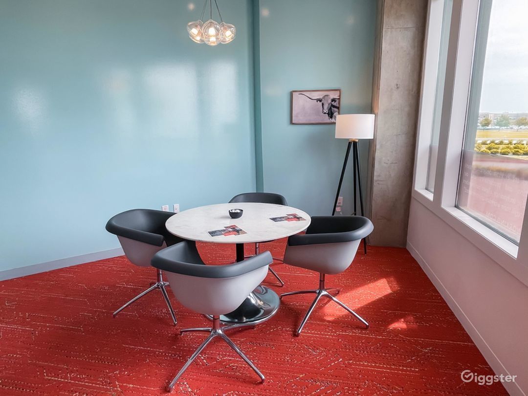 Zoom Room Day Office