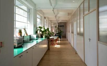 Desk+work area+storage+communal lounge and facilities! Desk+work area+storage+communal lounge and facilities!