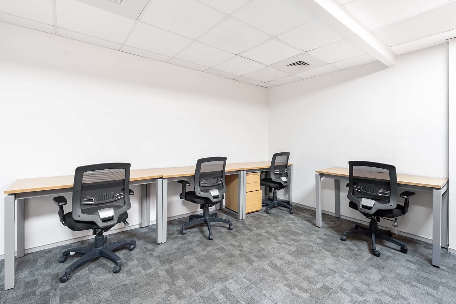 All-inclusive access to professional office space for 5 persons in West Allis All-inclusive access to professional office space for 5 persons in West Allis