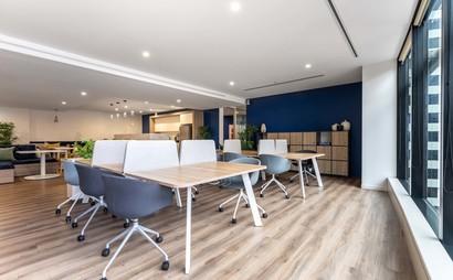 Fully serviced open plan office space for you and your team in 211 N Union