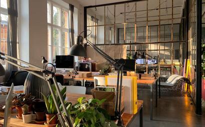 CoWorking Desks at KREATUR SPACE CoWorking Desks at KREATUR SPACE