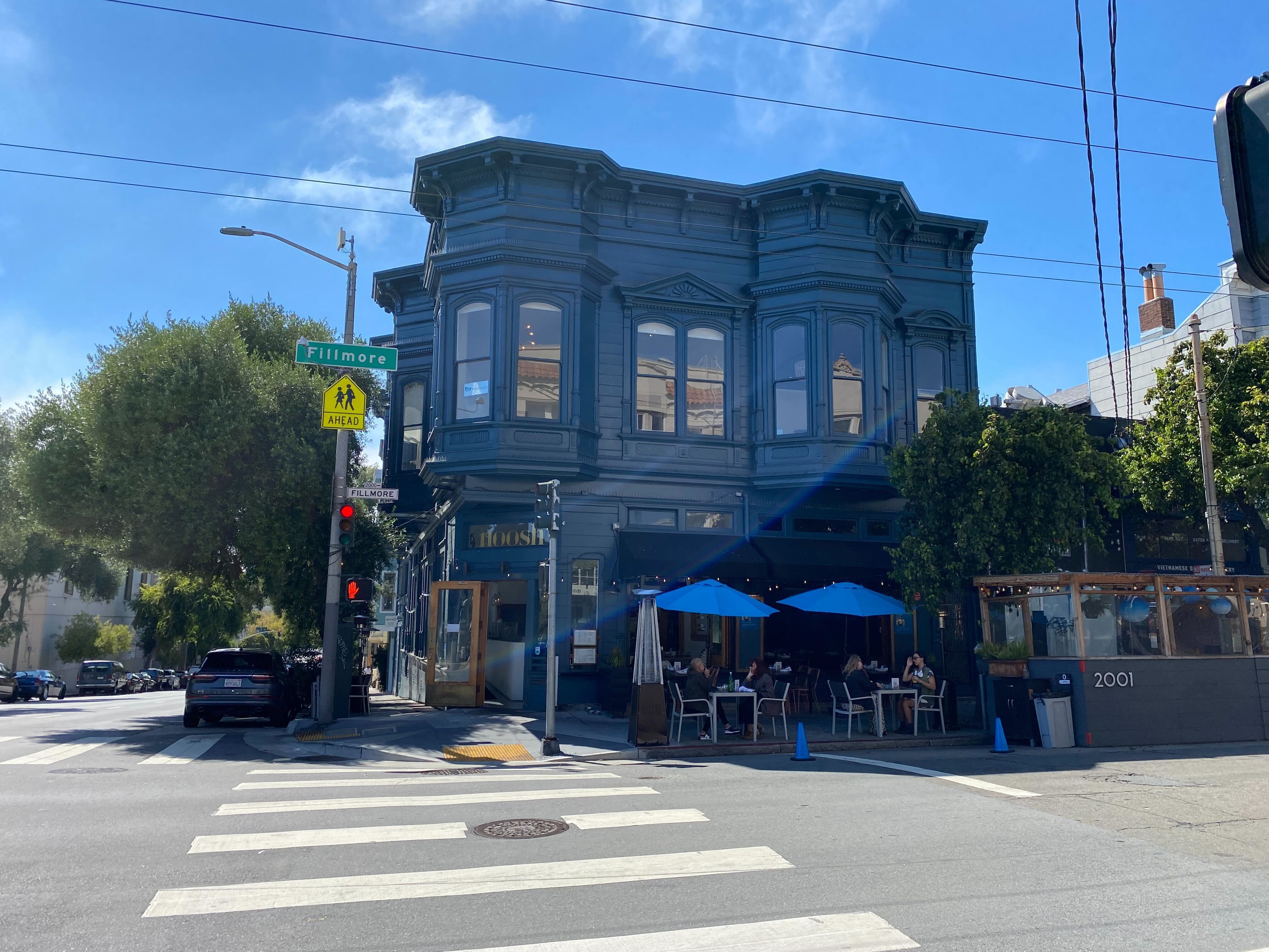 3 seats (desks) available at a beautiful and well-located office 3 seats (desks) available at a beautiful and well-located office